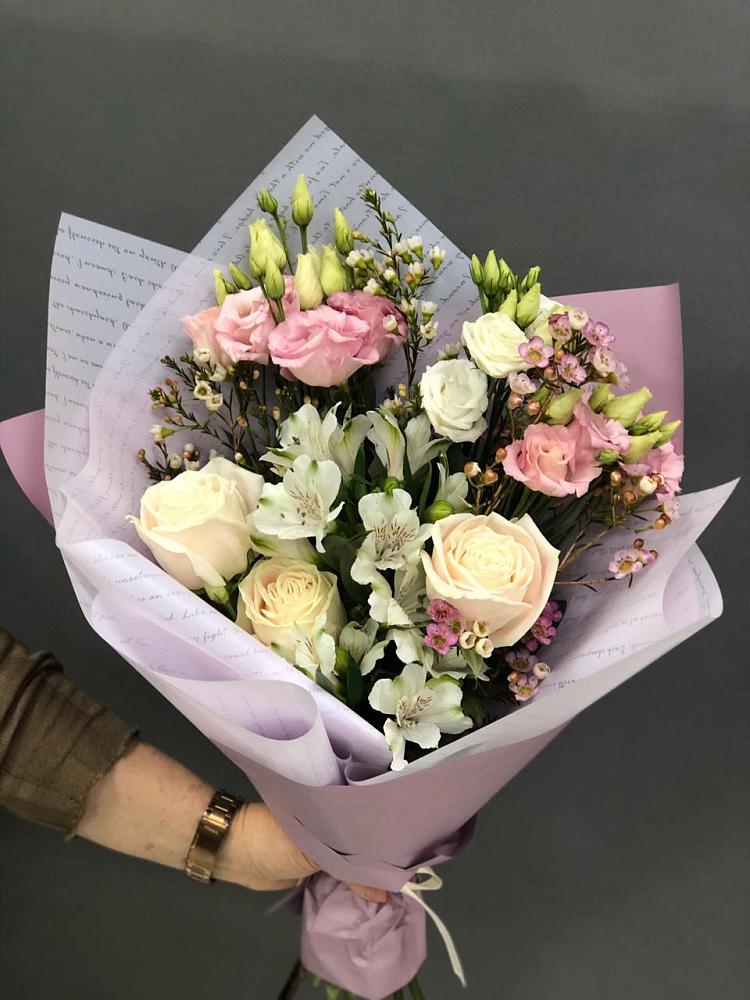 Букет цветов из: Альстромерии, Розы и Лизиантусы в Кожино