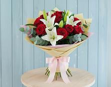 Букет цветов из:  Лилии и Розы в Кожино