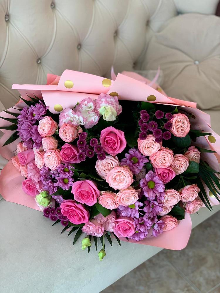 Букет цветов из: Хризантемы, Розы и Лизиантусы в Кожино