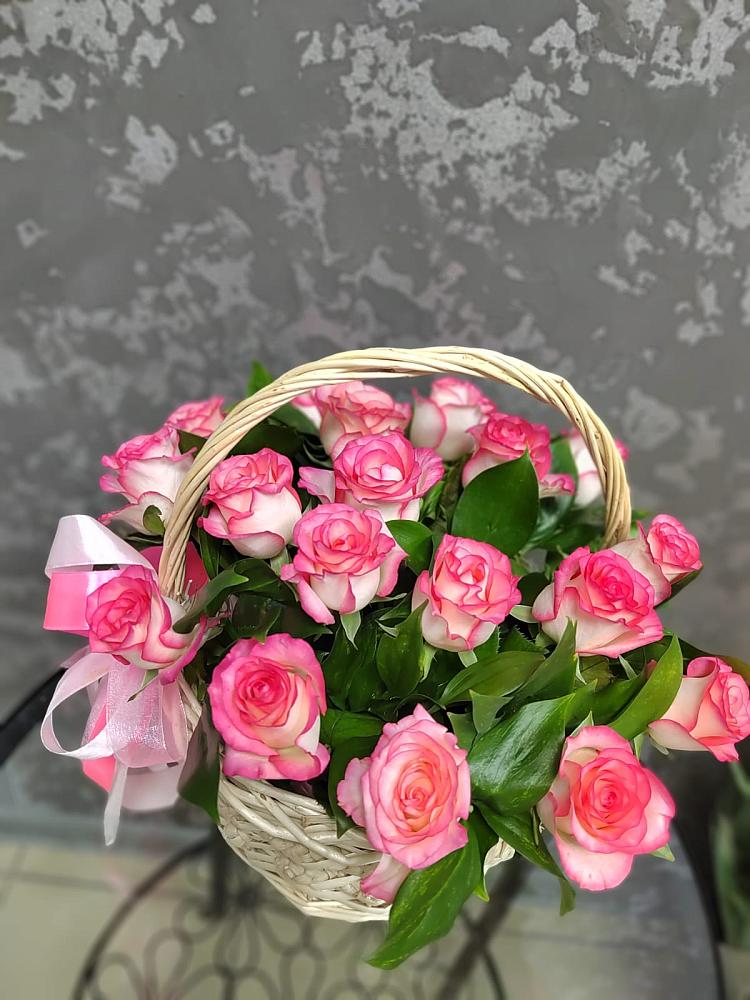 Цветочная композиция из Розы в корзине в Кожино