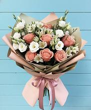 Букет цветов из:  Розы, Альстромерии и Лизиантусы в Кожино