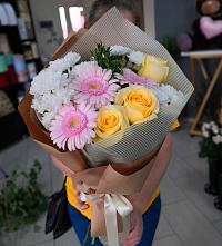 Букет цветов из:  Герберы, Розы и Хризантемы в Кожино