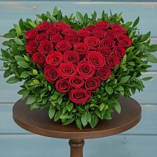 Цветочная композиция из Розы в виде сердца в Кожино