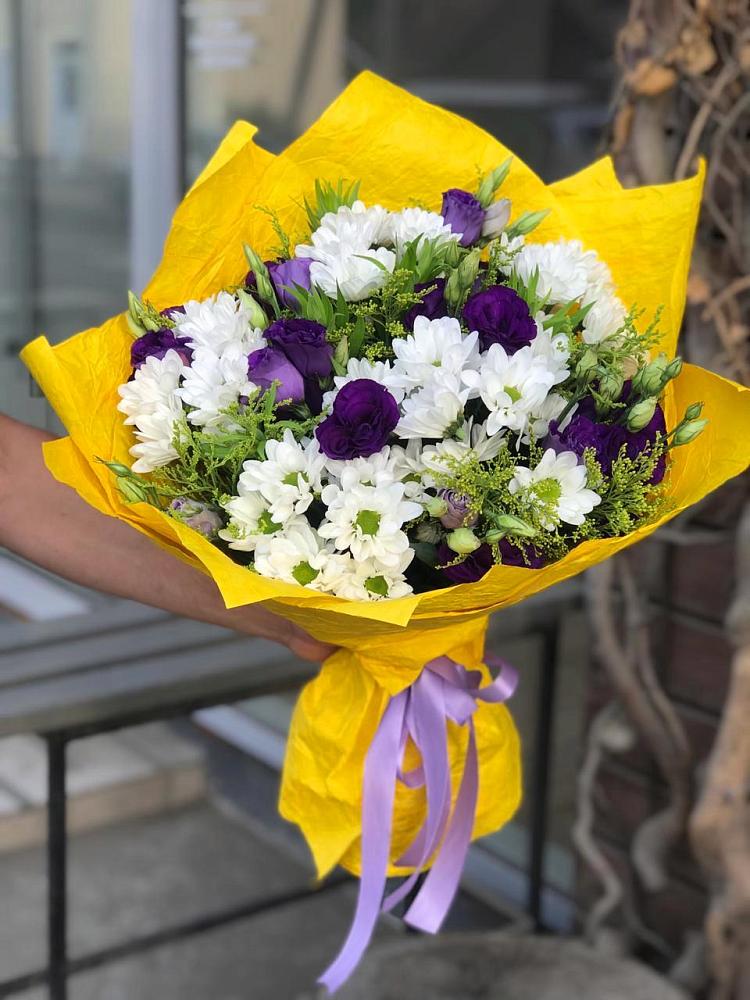 Букет цветов из: Ирисы, Хризантемы и Ромашки в Кожино