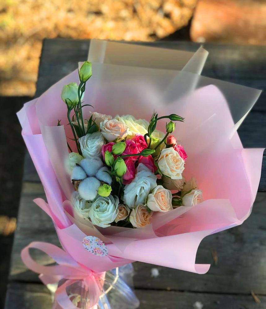 Букет цветов из: Розы и Лизиантусы в Кожино