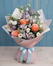 Букет цветов из:  Лизиантусы, Розы, Альстромерии и Гипсофила в Кожино
