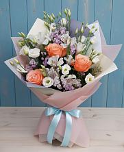 Букет цветов из:  Лизиантусы, Розы, Альстромерии и Гипсофила в Кожино