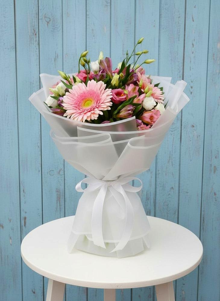 Букет цветов из: Герберы, Альстромерии и Лизиантусы в Кожино