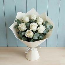 Букет Белые розы в Эвкалипте в Кожино