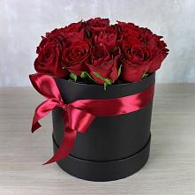Цветочная композиция из Розы в шляпной коробке #REPLACE_PRED# Кожино